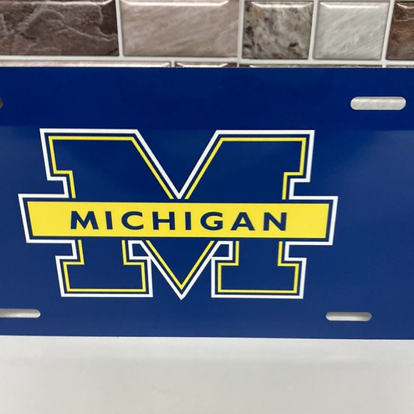 Michigan Wolverines License Plate - Picture 3 of 5